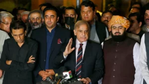 Pakistan: Premier gestürzt / neue Regierung aus der Vereinigten Opposition in Bildung