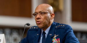 WP/US-Militär-Paukenschlag: US-General Milley abgelöst/ Air-Force General Brown übernimmt