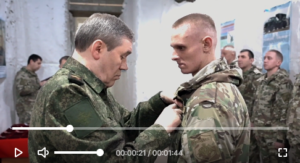 RUS-Generalstabschef Gerasimov: Überreicht Auszeichnungen für Avdeevka-Helden