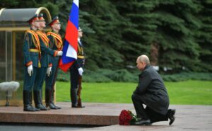 Napoleon+Hitler: Hätten sie die Atom-Bombe gegen RUS genutzt? Werden US+NATO sie nutzen?