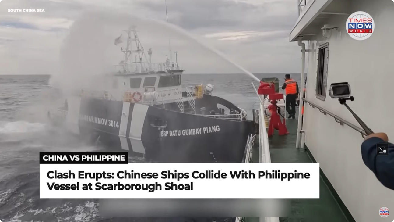 US-unterstützte Philippinen mit Ramm-Taktik gegen China: China-Wasserkanonen demolieren Angriffs-Schiff